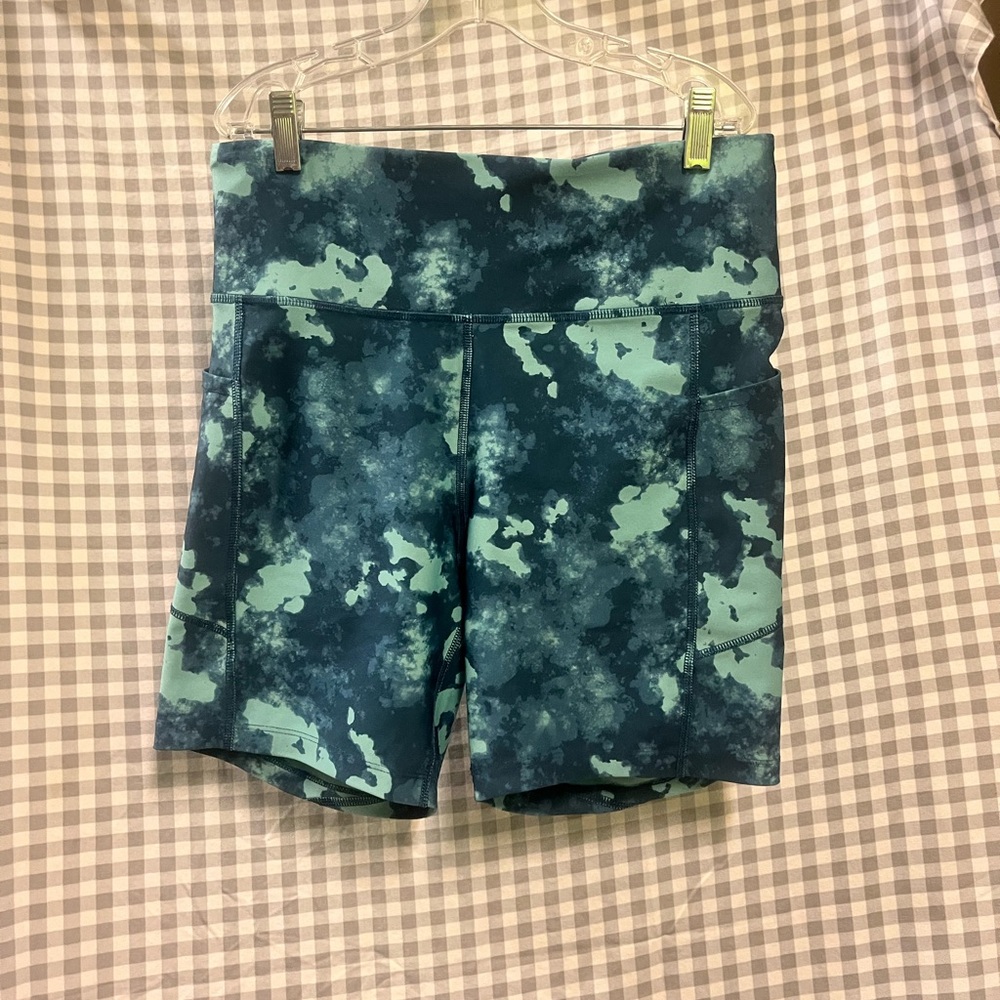 Patterned Fitted Shorts